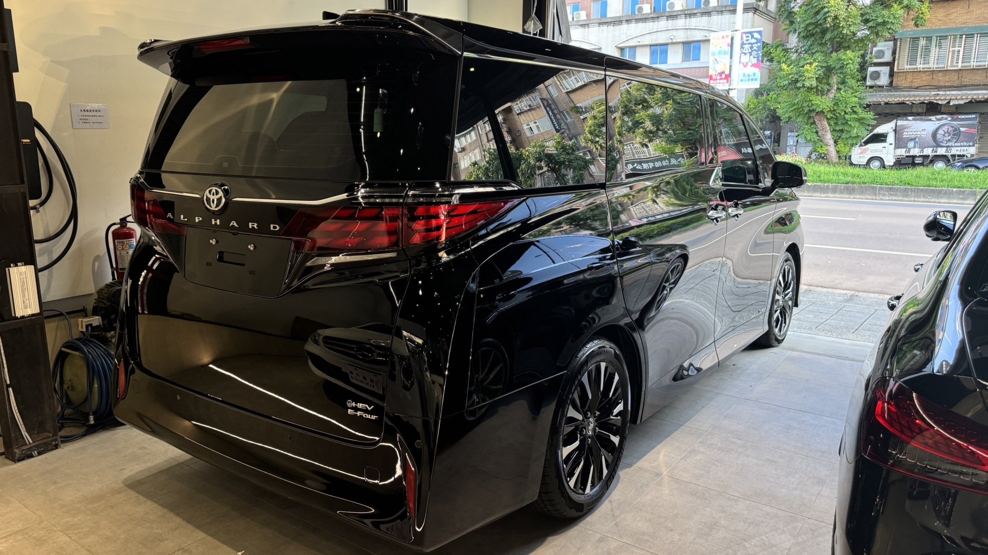 Alphard Hybrid 2024 總代理 - 棋勝汽車